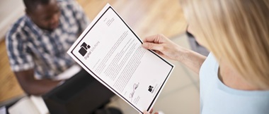 Tipos de letra que ajudam a poupar tinta ou toner no seu equipamento de impressão Brother
