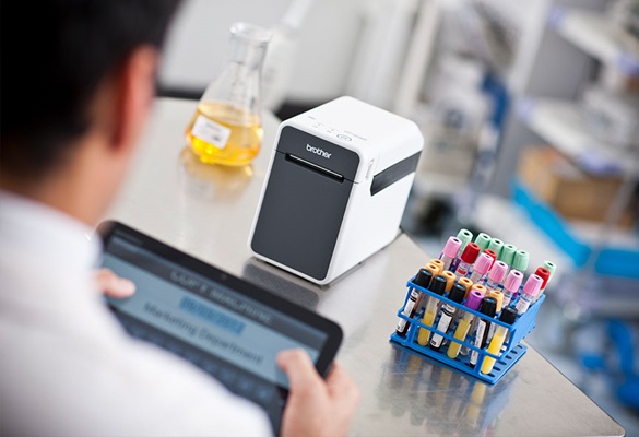 Soluções Brother para os técnicos de laboratório